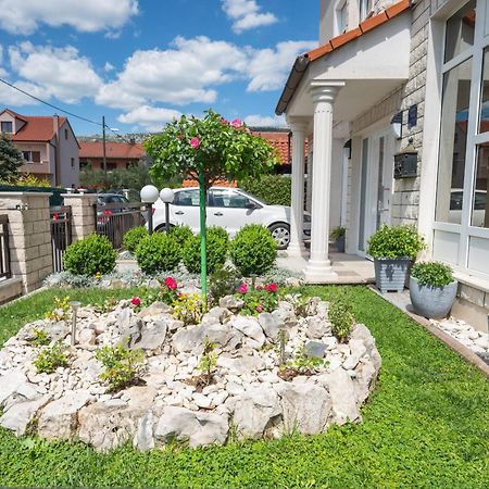 Apartments Lovric With Sea View Kaštela Extérieur photo