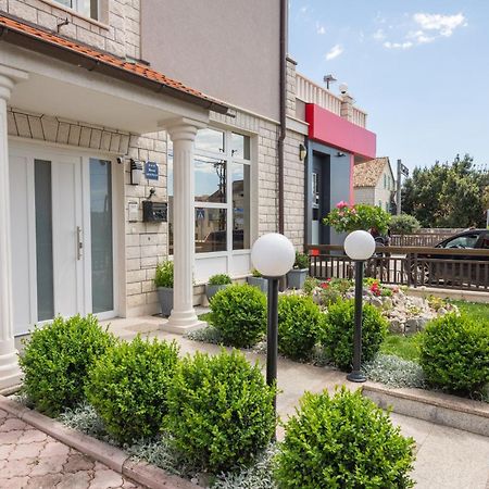 Apartments Lovric With Sea View Kaštela Extérieur photo