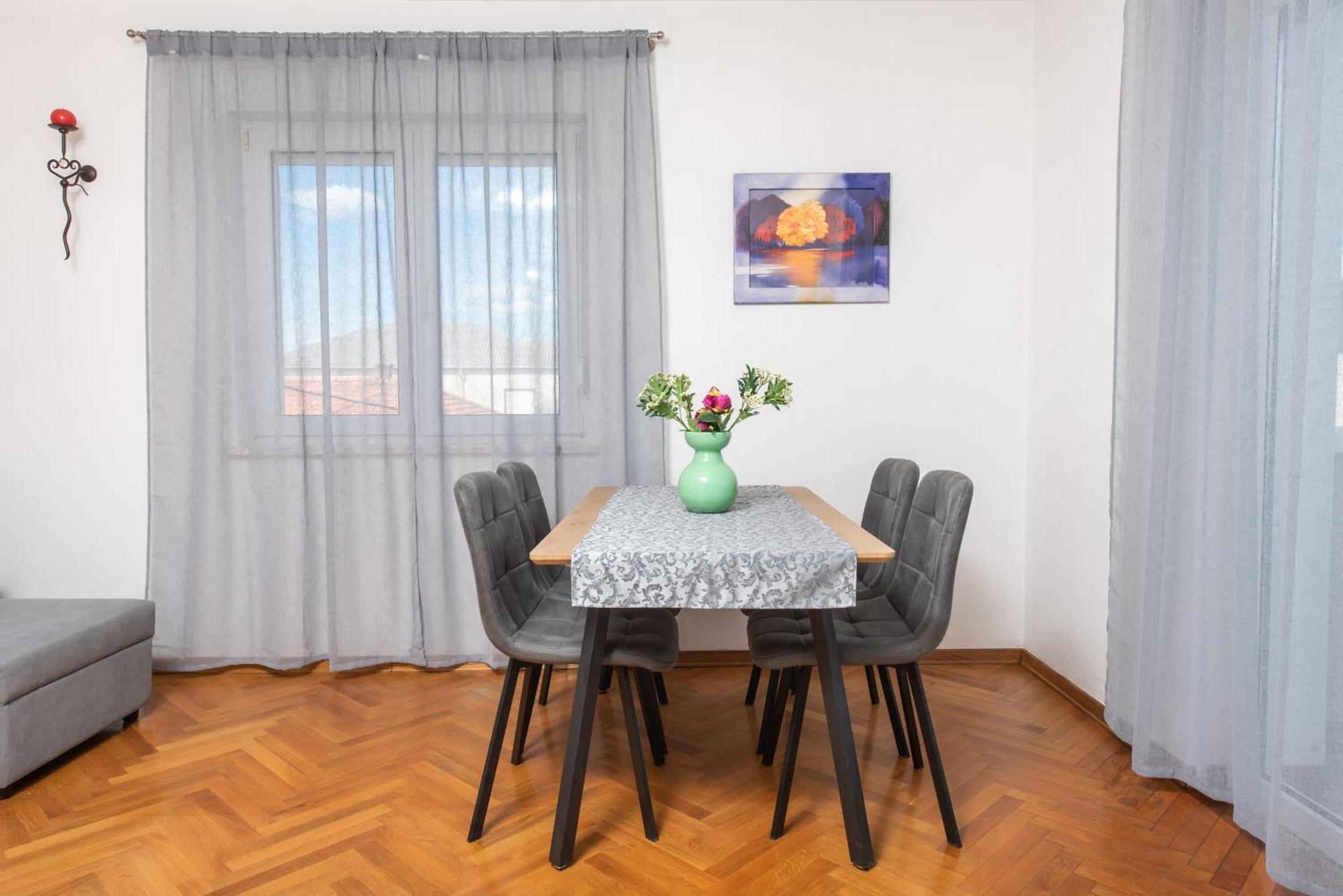 Apartments Lovric With Sea View Kaštela Extérieur photo